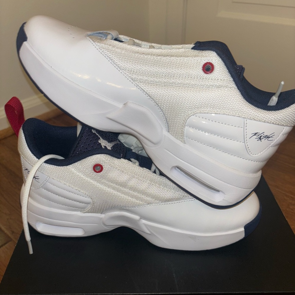 Jordan Max Aura 6 USA
